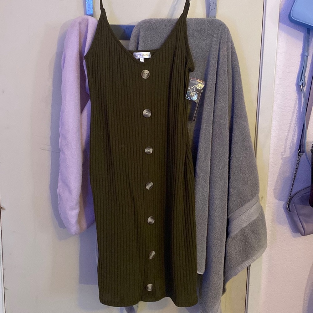 Summery olive green stretchy dress hugs body perfectly, brand new